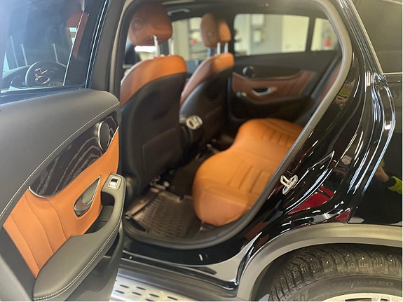 Mercedes-Benz GLC300 de 4 of 5