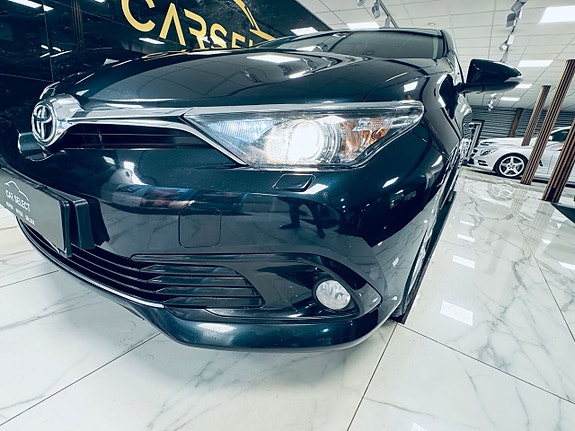Toyota Auris 23 of 25