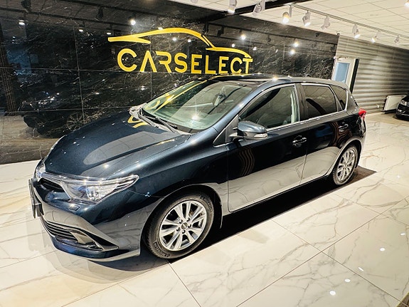 Toyota Auris 2 of 25