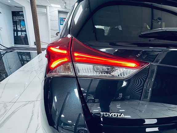 Toyota Auris 24 of 25