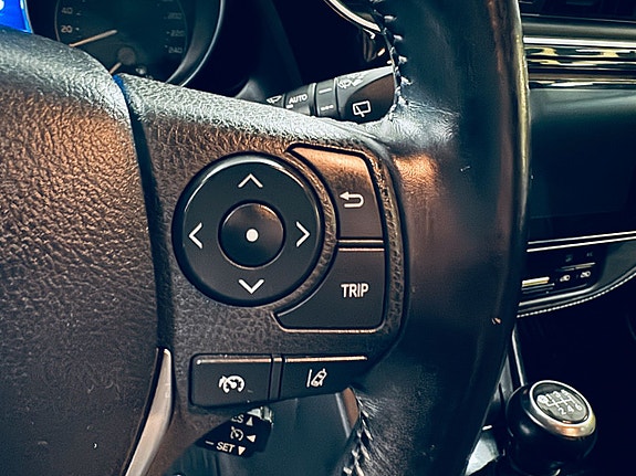 Toyota Auris 13 of 25