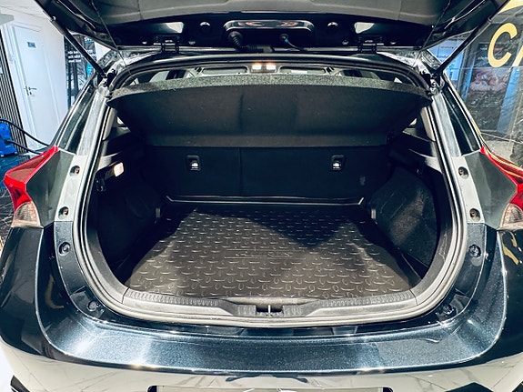 Toyota Auris 5 of 25