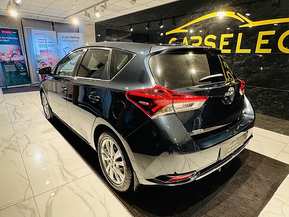 Toyota Auris 3 of 25