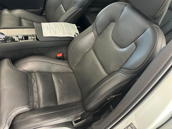 Volvo XC90 16 of 21