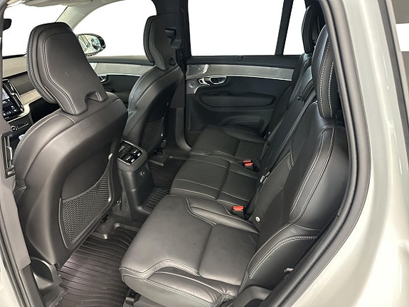 Volvo XC90 17 of 21