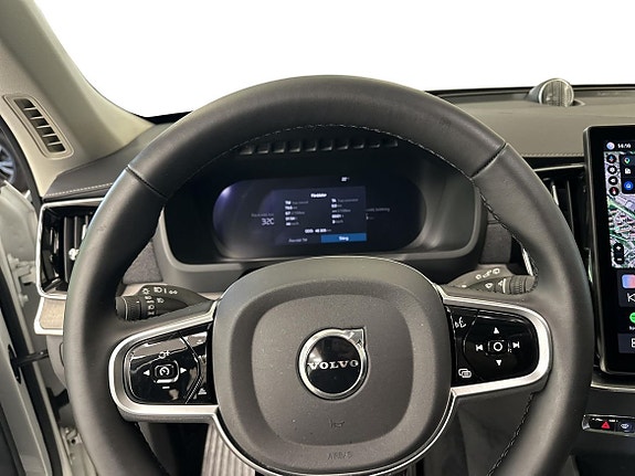 Volvo XC90 8 of 21