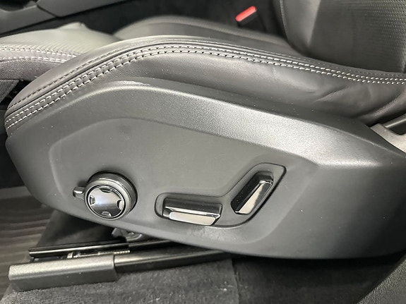 Volvo XC90 15 of 21