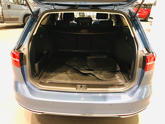 Volkswagen Passat 9 of 9