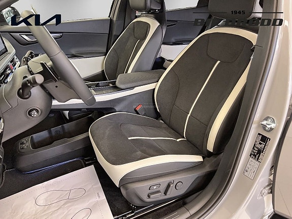 Kia EV6 8 of 14