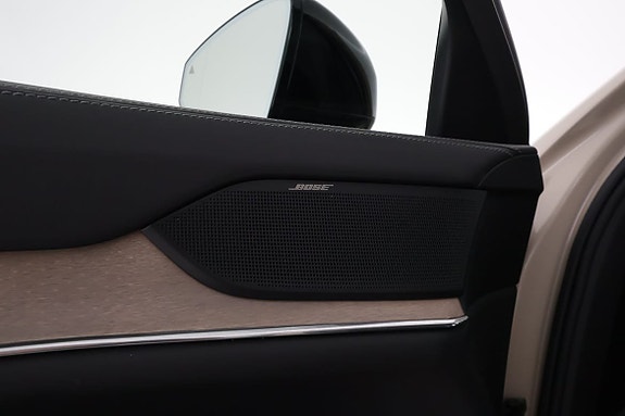 Volvo EX90 9 of 21