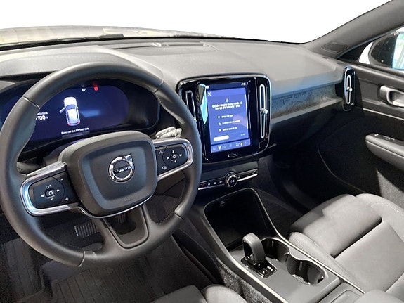 Volvo EX40 9 of 11