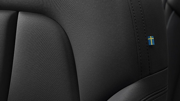 Volvo EX40 14 of 17