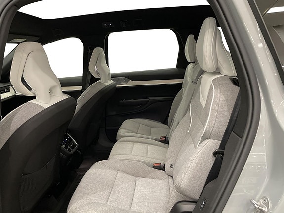 Volvo EX90 7 of 15