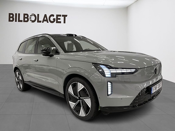 Volvo EX90 5 of 15