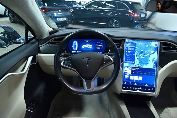 Tesla Model S 14 of 22