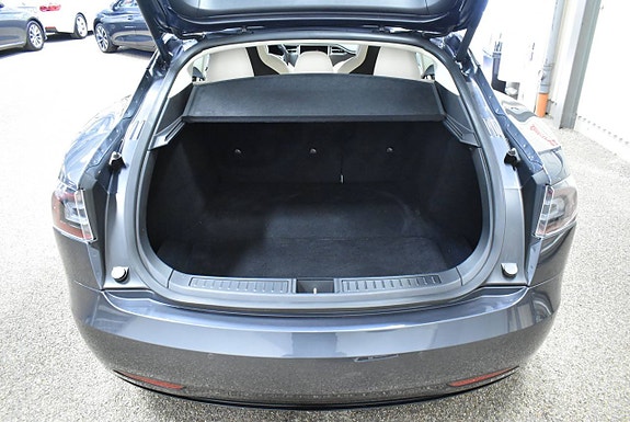 Tesla Model S 10 of 22