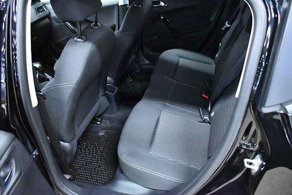 Peugeot 208 12 of 23