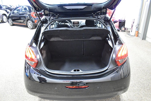Peugeot 208 13 of 23