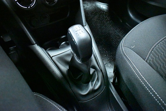 Peugeot 208 20 of 23