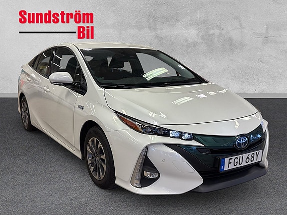 Toyota Prius 8 of 23