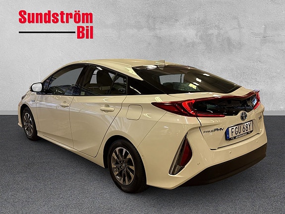 Toyota Prius 5 of 5