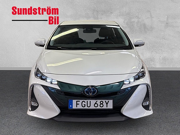 Toyota Prius 9 of 23