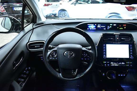 Toyota Prius 13 of 23