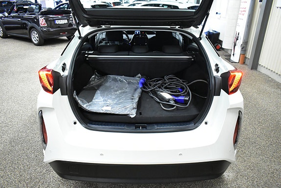 Toyota Prius 10 of 23