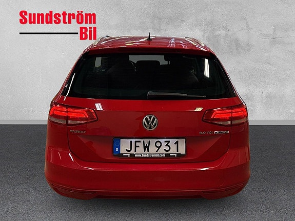 Volkswagen Passat 6 of 26