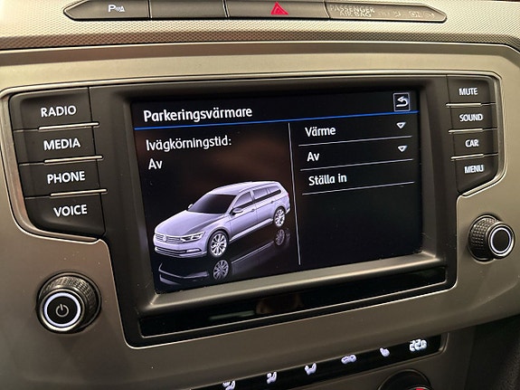 Volkswagen Passat 22 of 26