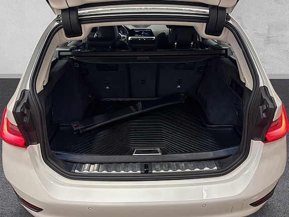 BMW 320d 10 of 24