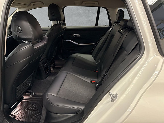 BMW 320d 12 of 24