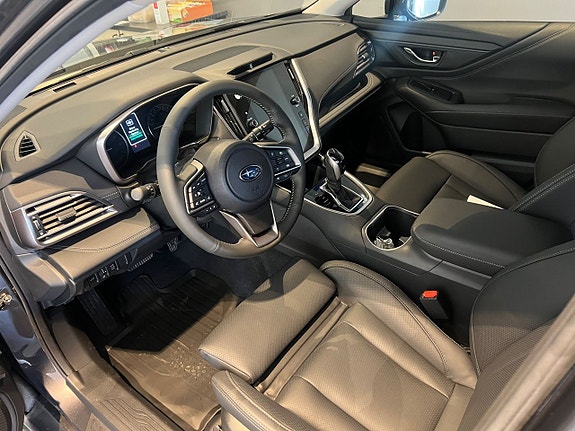 Subaru Outback 7 of 12