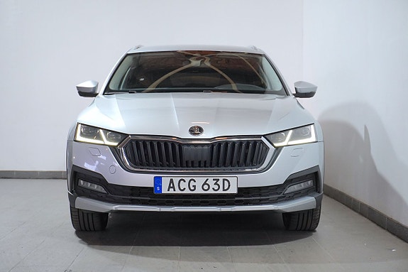 Skoda Octavia Scout 4 of 5
