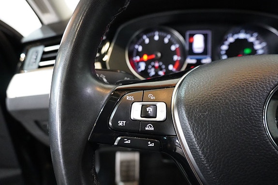 Volkswagen Passat Alltrack 15 of 18