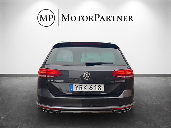Volkswagen Passat Alltrack 6 of 18