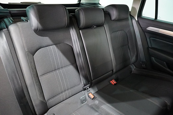 Volkswagen Passat Alltrack 13 of 18