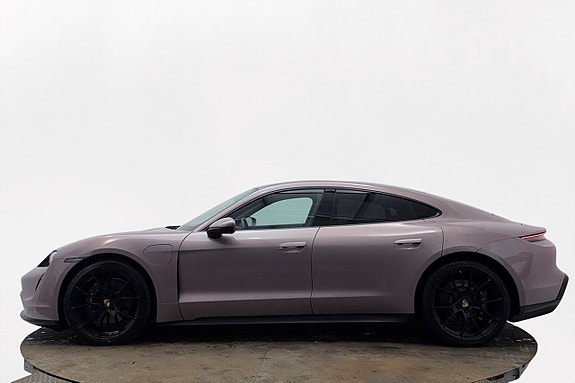 Porsche Taycan 10 of 27