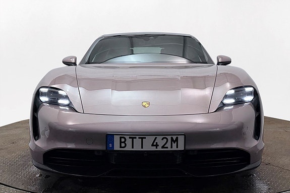 Porsche Taycan 3 of 27