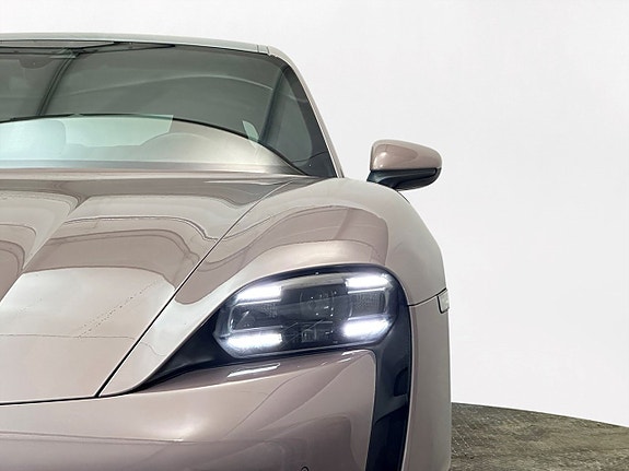 Porsche Taycan 4 of 27