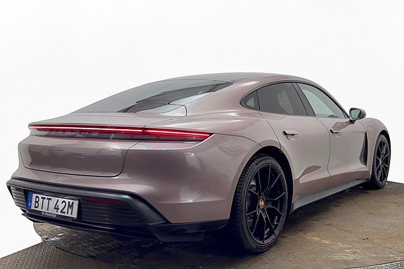 Porsche Taycan 7 of 27