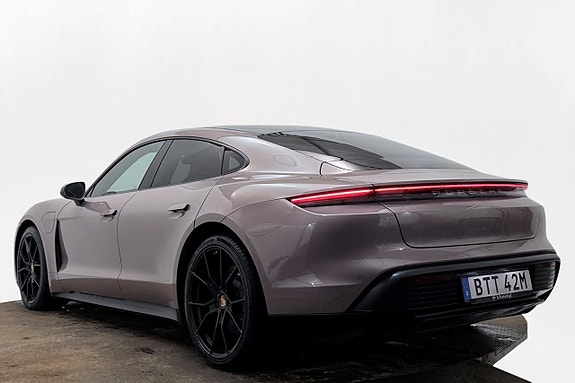 Porsche Taycan 9 of 27