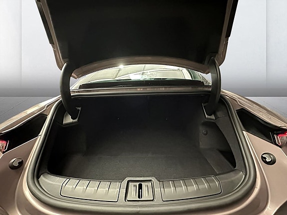 Porsche Taycan 12 of 27