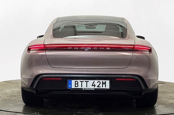 Porsche Taycan 8 of 27