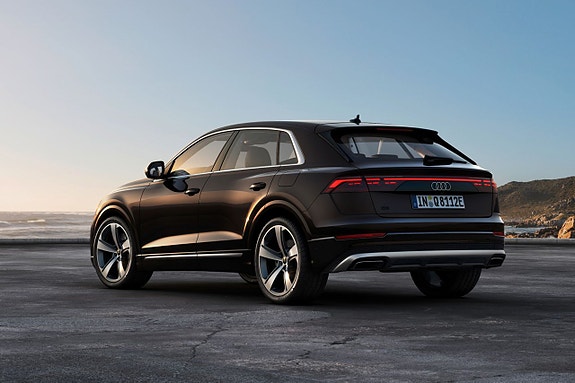 Audi Q8 2 of 5
