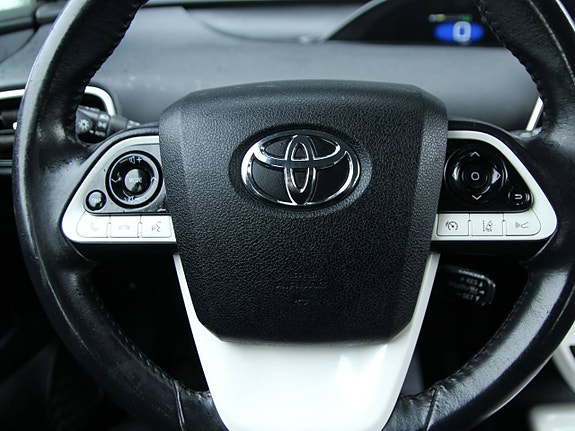 Toyota Prius 16 of 18