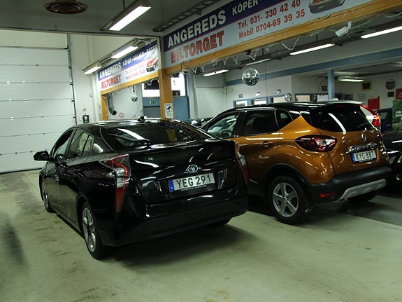 Toyota Prius 10 of 18