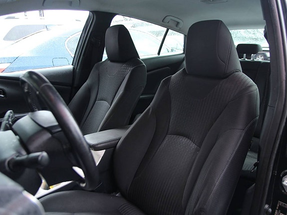 Toyota Prius 14 of 18