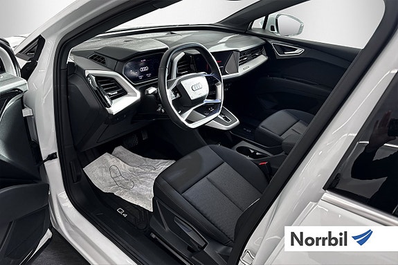 Audi Q4 e-tron 10 of 23