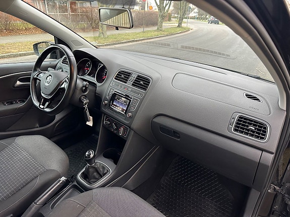 Volkswagen Polo 14 of 18